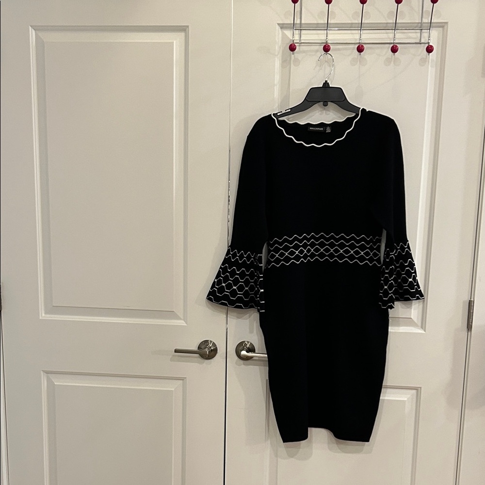 Elegant Black and White Ladies Bell Sleeve Sweater Dress